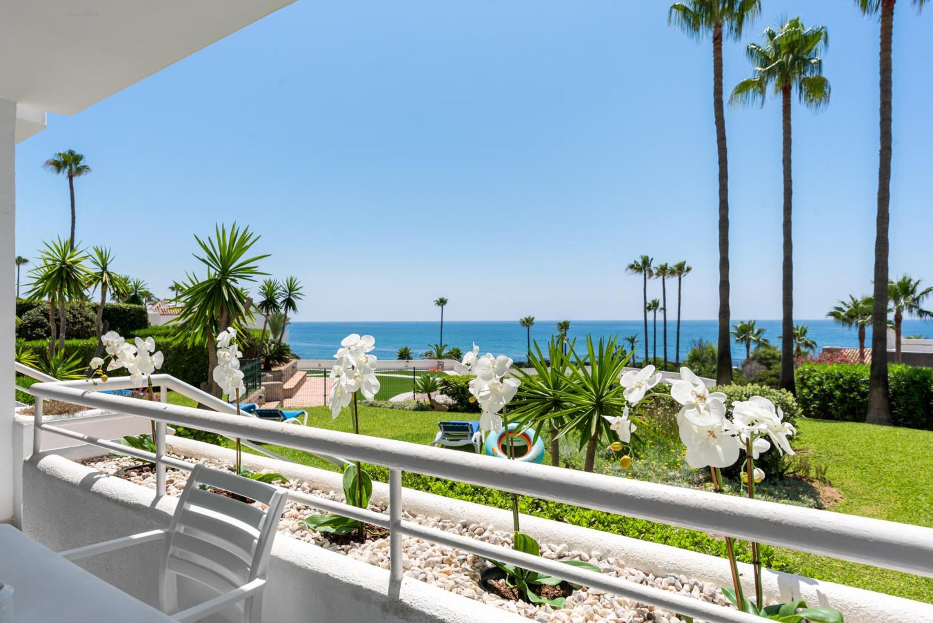 Miraflores Apartments By The Beach Costa Del Sol Sitio de Calahonda Extérieur photo